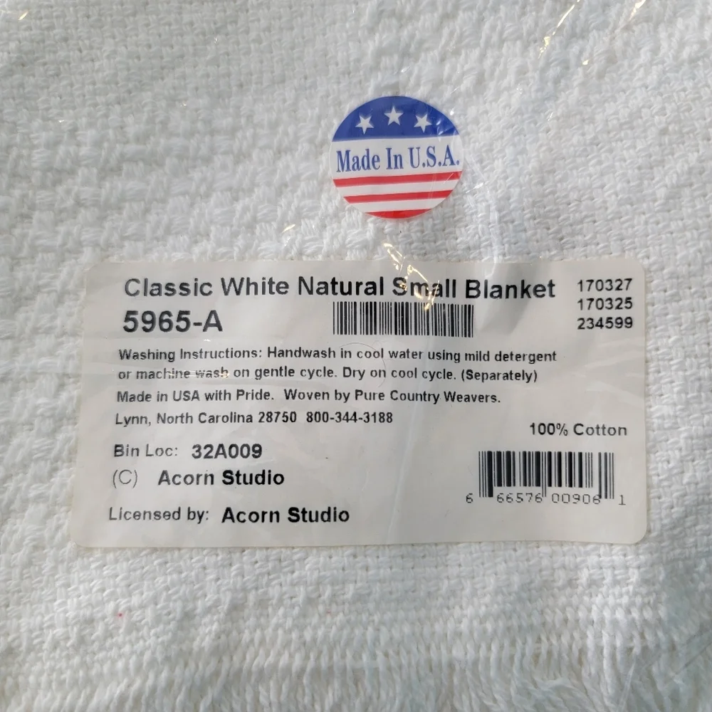 NEW Pure Country Weavers Acorn Studio White 37
